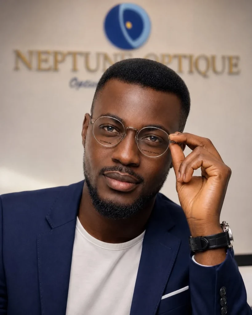 L’élégance du passé, pensée pour aujourd’hui ✨Découvrez les montures Kings of Past chez @neptune