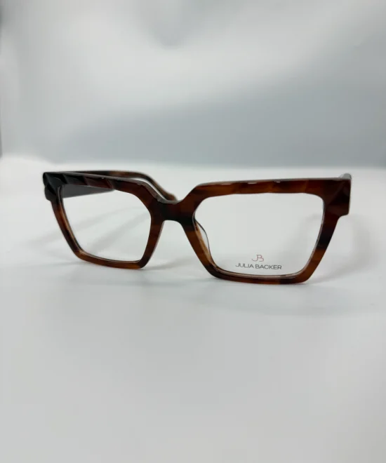 JULIA BACKER 95 010 FCFA(1)
