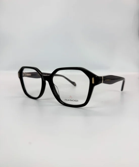 JULIA BACKER 95 010 FCFA(1)