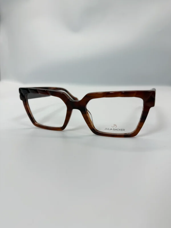 JULIA BACKER 95 010 FCFA(1)