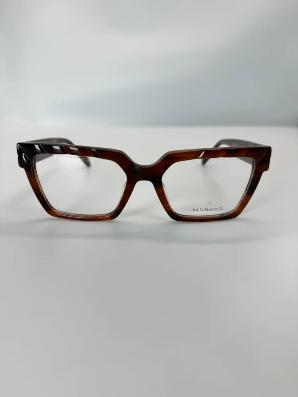 JULIA BACKER 95 010 FCFA(2)
